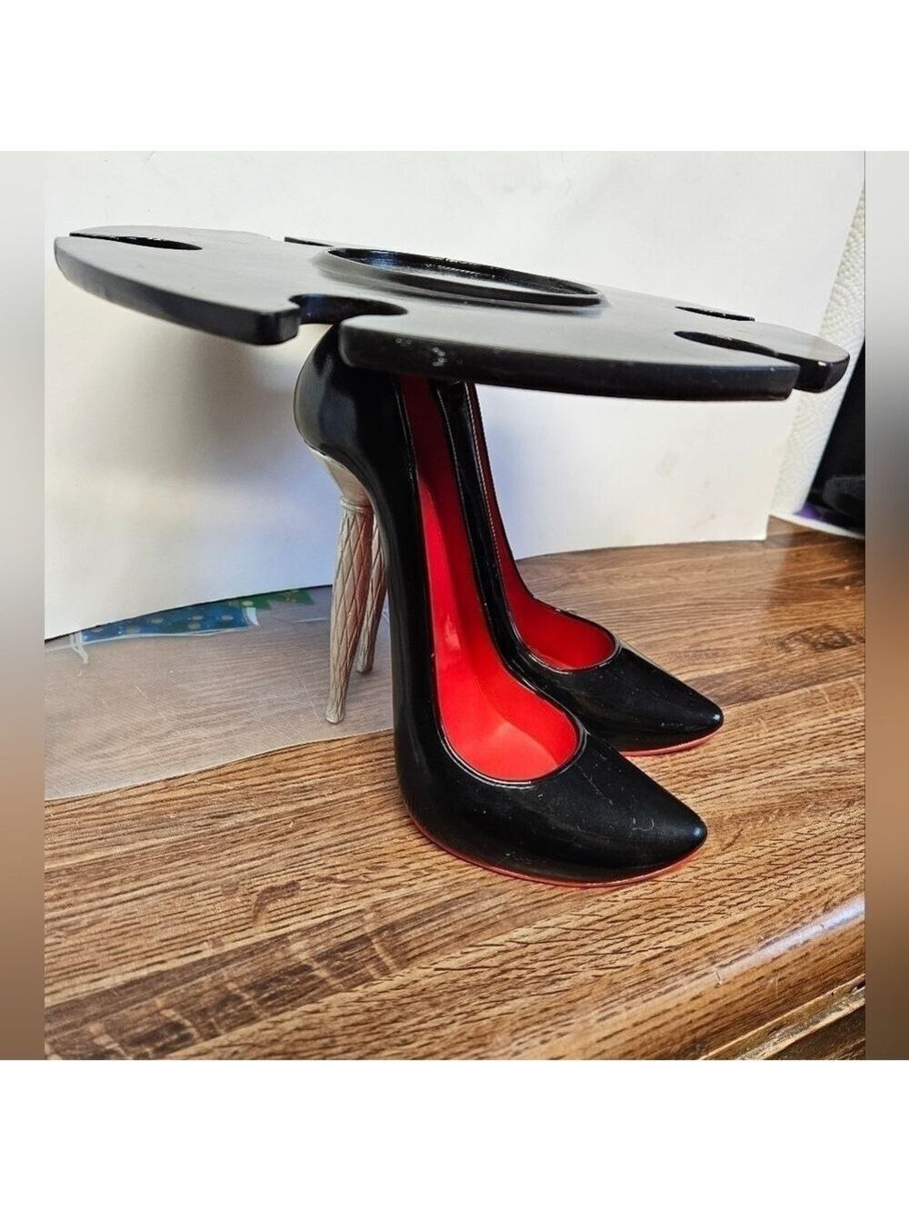 High Heeled Shoes 6-Glass Holder